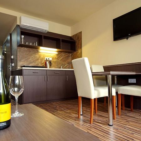 Corvin Apartman Gyula Ngoại thất bức ảnh