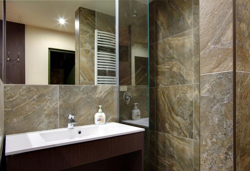 Corvin Apartman Gyula Ngoại thất bức ảnh