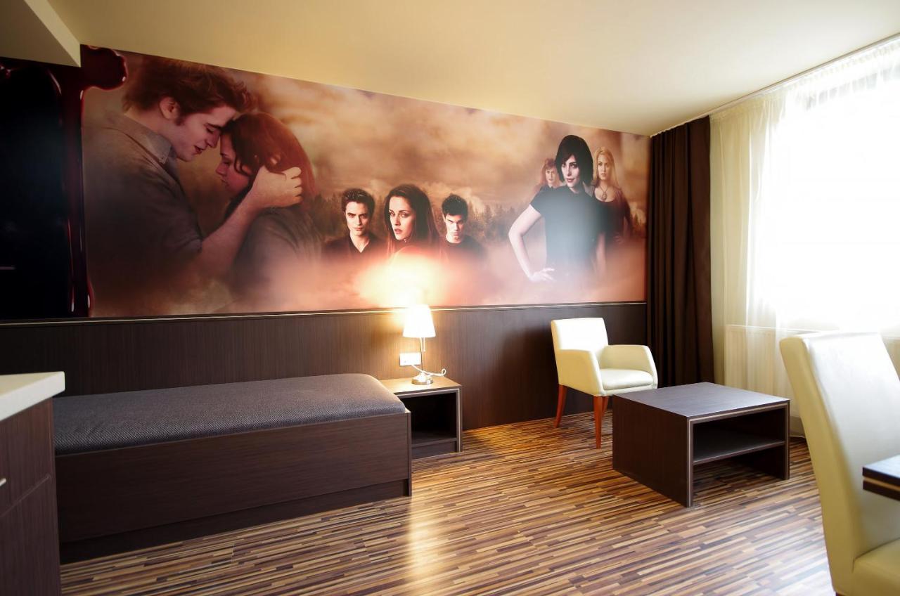 Corvin Apartman Gyula Ngoại thất bức ảnh