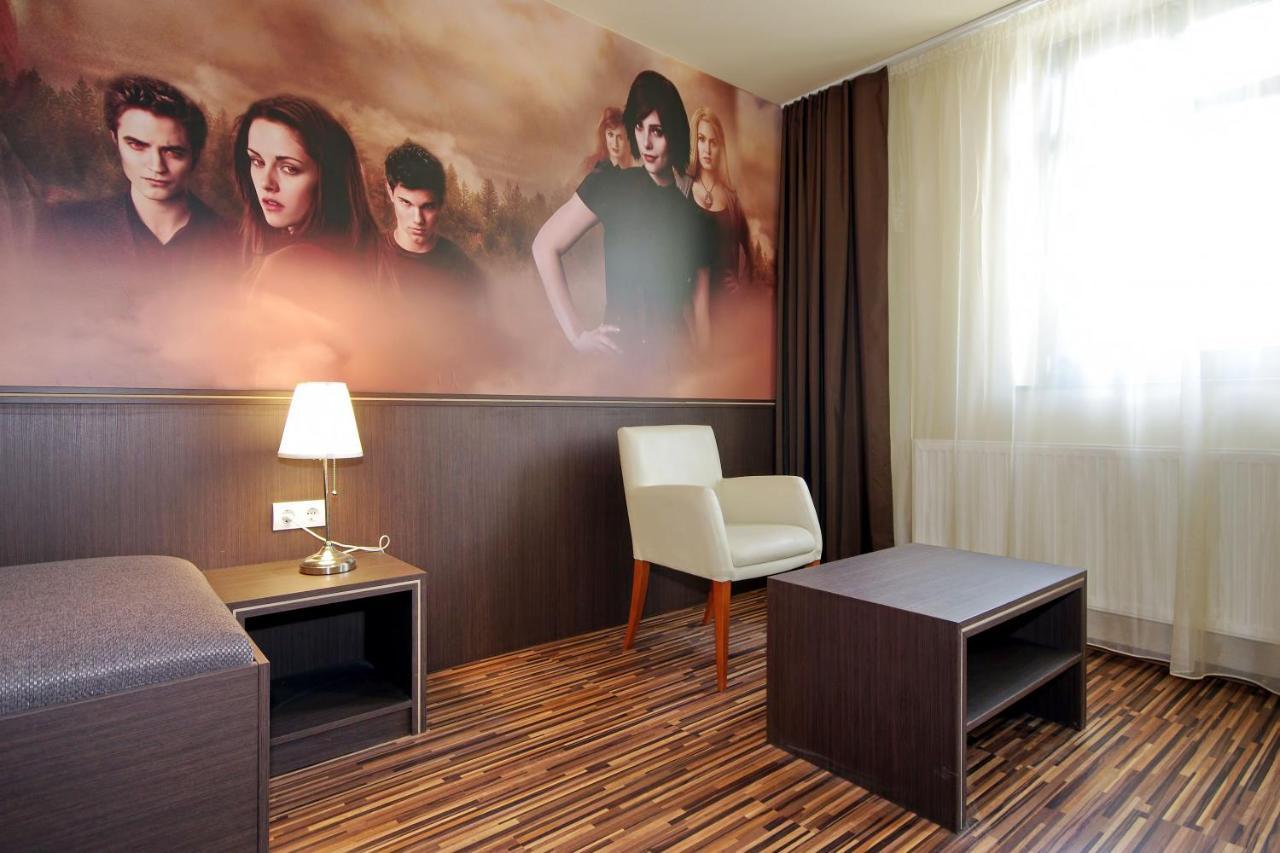 Corvin Apartman Gyula Ngoại thất bức ảnh