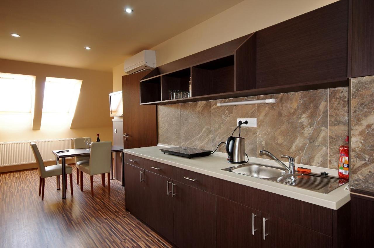 Corvin Apartman Gyula Ngoại thất bức ảnh